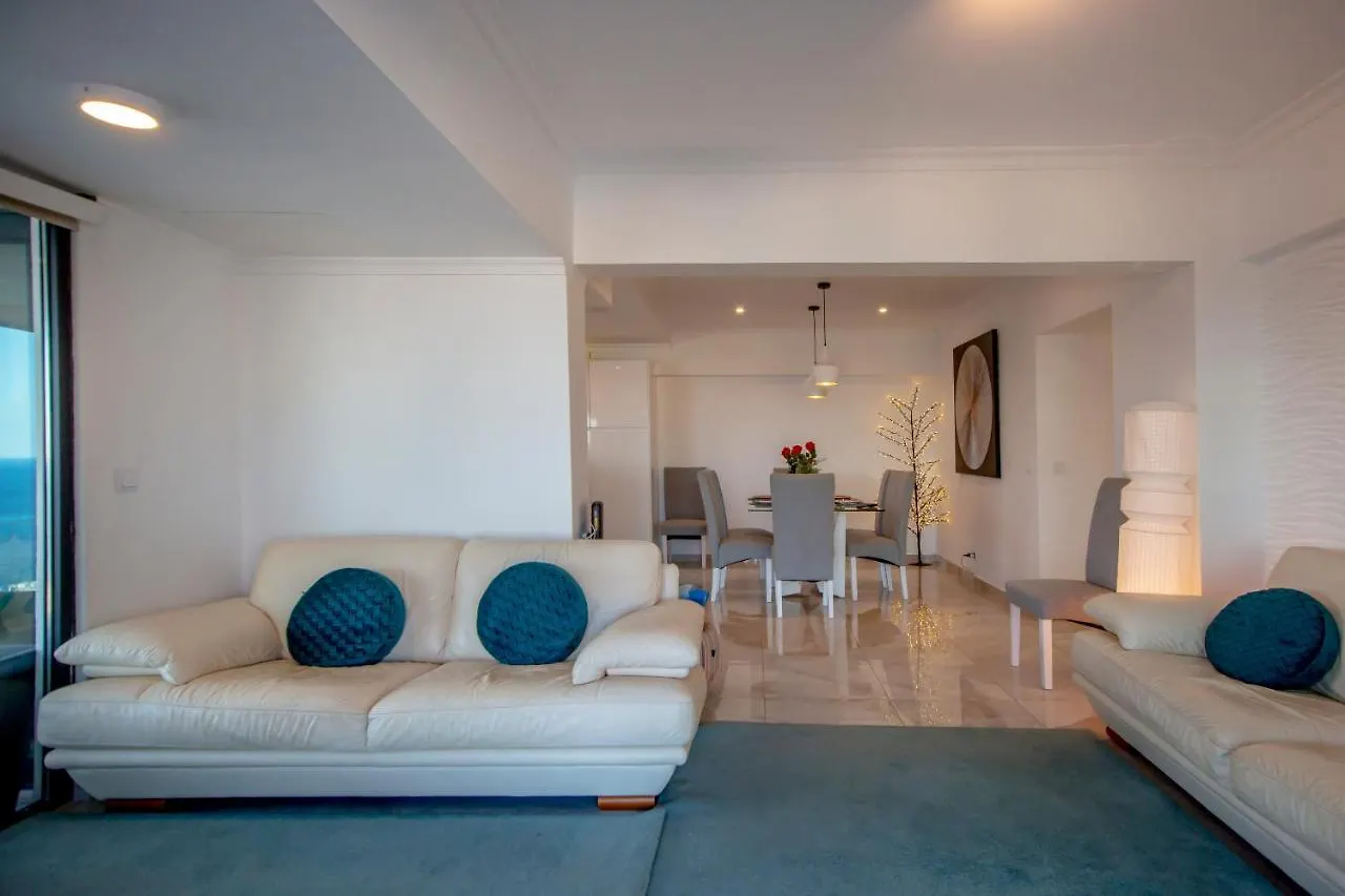 Infinito Penthouse Luxury Best Terrace البوفيرا 0*,  البرتغال